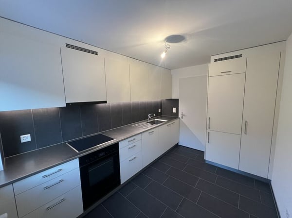 La Neuveville, magnifique appartement de 2.5 pièces entièrement rénové avec balcon 2