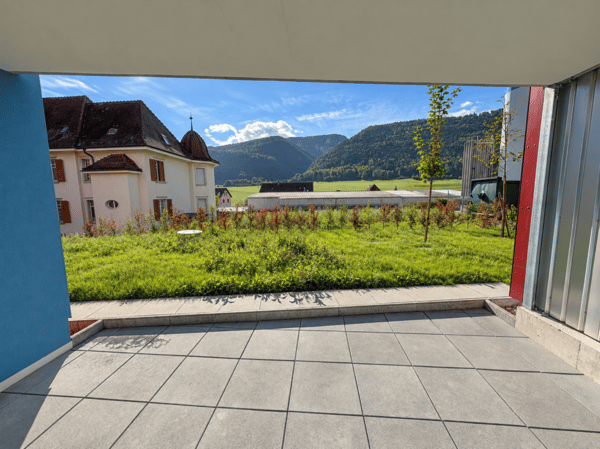 Villeret, magnifique appartement de 3.5 pièces avec jardin privatif et garage 10