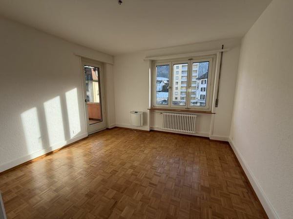 Tavannes, bel appartement de 3.5 pièces au 2ème étage avec ascenseur 3