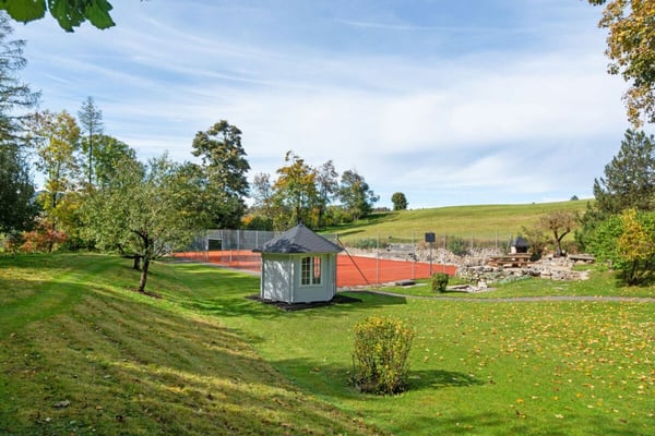 La Chaux-de-Fonds, grange de caractère avec un potentiel de transformation exceptionnel 9