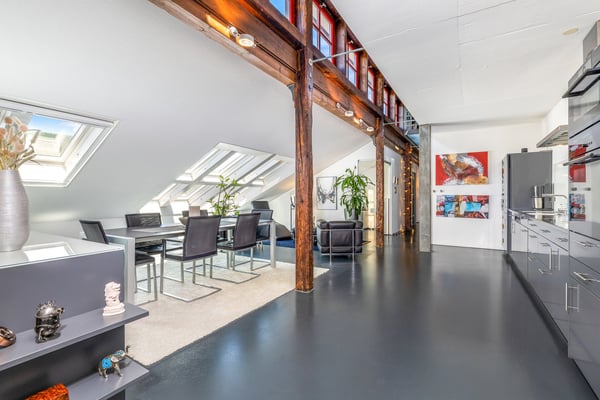 Exklusive 4.5-Zimmer-Dach-Loft auf 2 Etagen – Trendiges Wohnen mit Stil 3