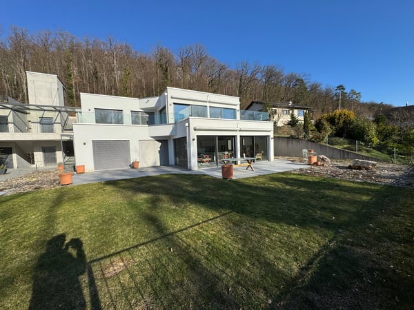 5.5-Z-WHG NWFL 162 m2 mit Gartensitzpl. /Keller/Weinkeller/Technik  ca 60 m2  - in 2-Familienhaus