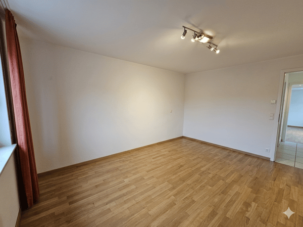 Ruhiges Wohnen, nah in der City in 4-Zimmer-Wohnung mit Balkon inkl. 1 Parkplatz in Binningen 3