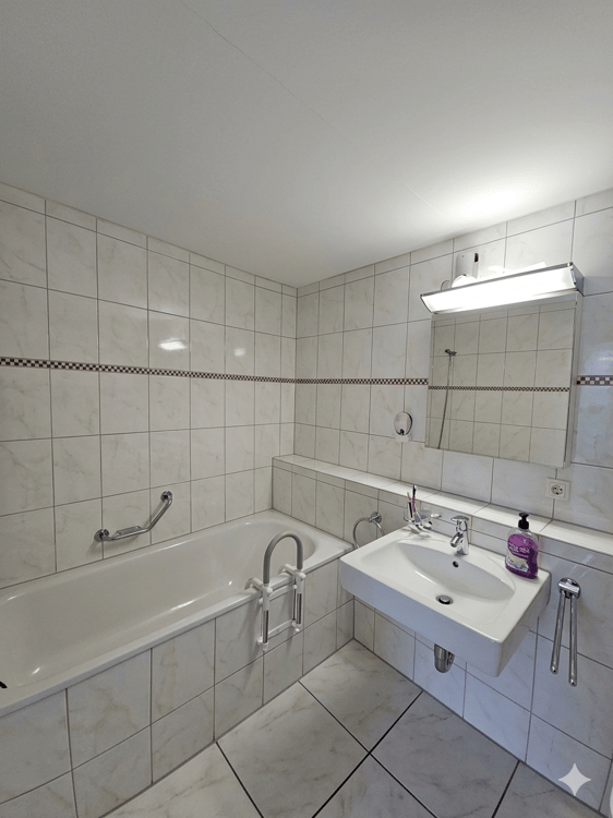 Ruhiges Wohnen, nah in der City in 4-Zimmer-Wohnung mit Balkon inkl. 1 Parkplatz in Binningen 14