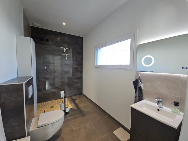 Modernes 6-Zimmer-Einfamilienhaus mit Pool in ruhiger Lage von Leymen 16