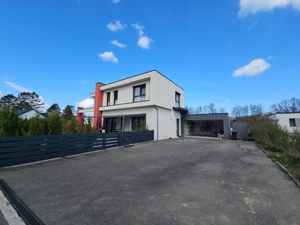 Modernes 6-Zimmer-Einfamilienhaus mit Pool in ruhiger Lage von Leymen 8