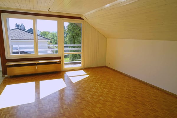 schöne 1.5-Zimmerwohnung mit Balkon in kleinem MFH 3