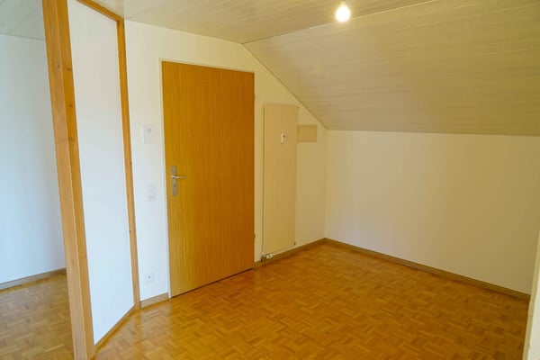 schöne 1.5-Zimmerwohnung mit Balkon in kleinem MFH 2