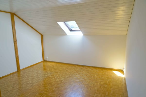 schöne 1.5-Zimmerwohnung mit Balkon in kleinem MFH 4