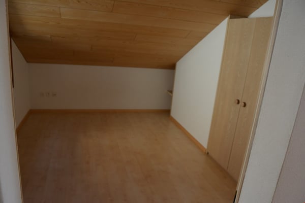 Grosszügige 1.5-Zimmer-Dachwohnung mit herrlicher Aussicht in Reinach AG 8