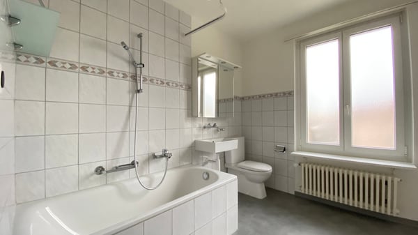 Helle 1-Zimmer-Wohnung mit grossem Balkon im Zentrum von Bettlach! 4