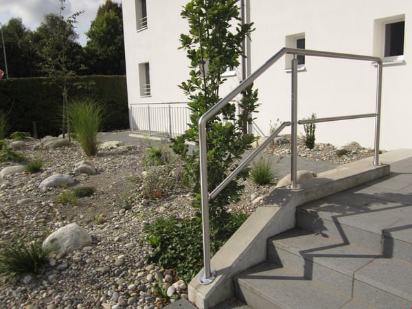 Helle Dachwohnung mit sonnigem Balkon in sehr gepflegter Liegenschaft 11