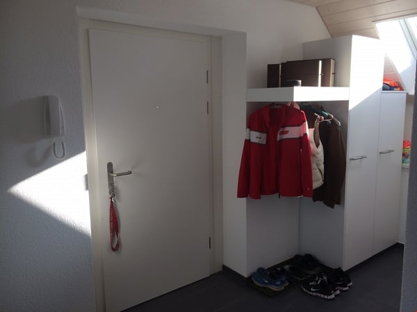 Helle Dachwohnung mit sonnigem Balkon in sehr gepflegter Liegenschaft 9