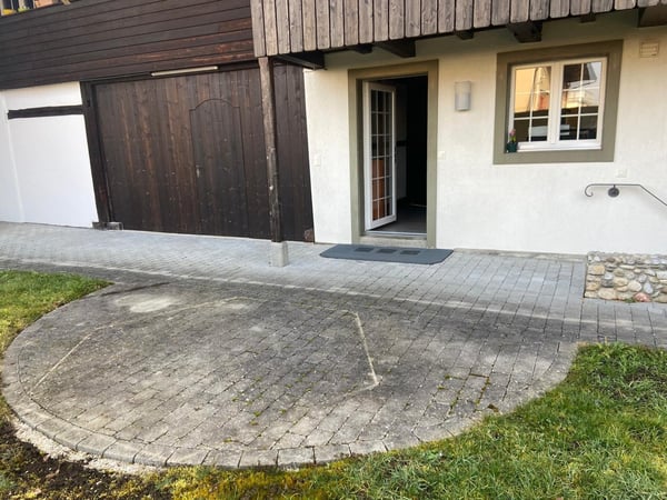 Charmante 2.5-Zimmer-Altbauwohnung mit Terrasse in Subingen 10