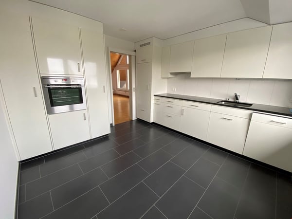 Grosszügige 2.5-Zimmerwohnung im Grünen 4