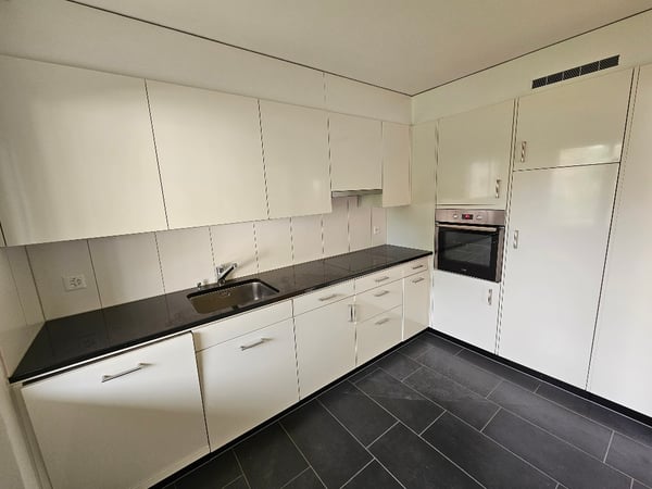 Helle 2.5-Zimmerwohnung mit grosszügiger Küche 2