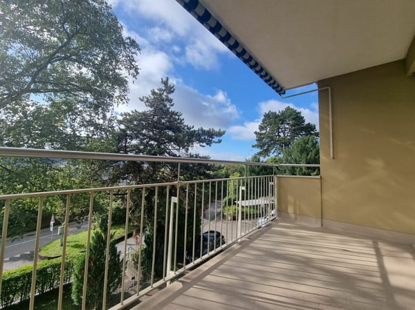 1.5-Zimmerwohnung mit Weitsicht über Biel 8