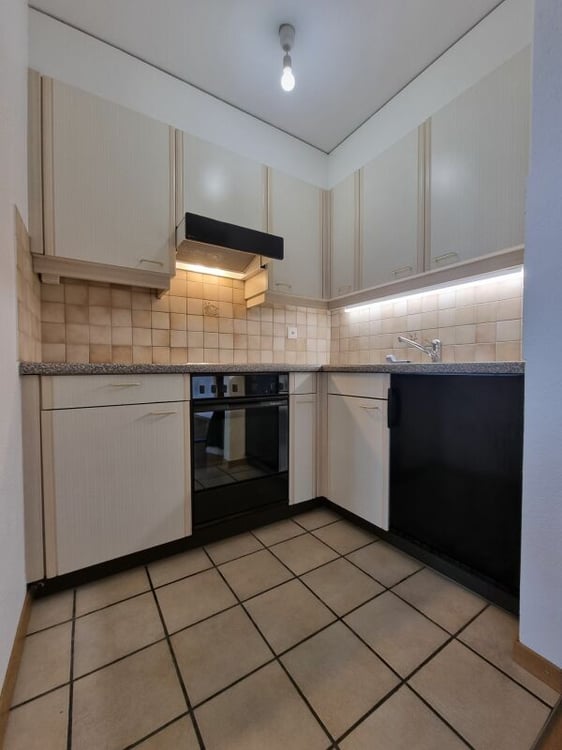 1-Zimmerwohnung im 4. OG zu vermieten 1