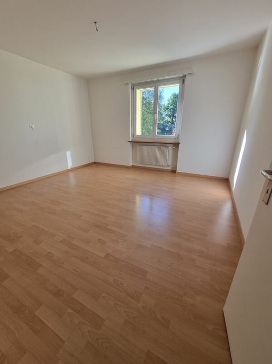 Teilsanierte 3-Zimmerwohnung mit Balkon in Lengnau zu vermieten Kopie 8