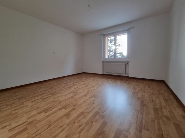 Teilsanierte 3-Zimmerwohnung mit Balkon in Lengnau zu vermieten Kopie 4