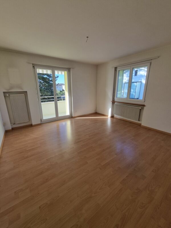 Teilsanierte 3-Zimmerwohnung mit Balkon in Lengnau zu vermieten