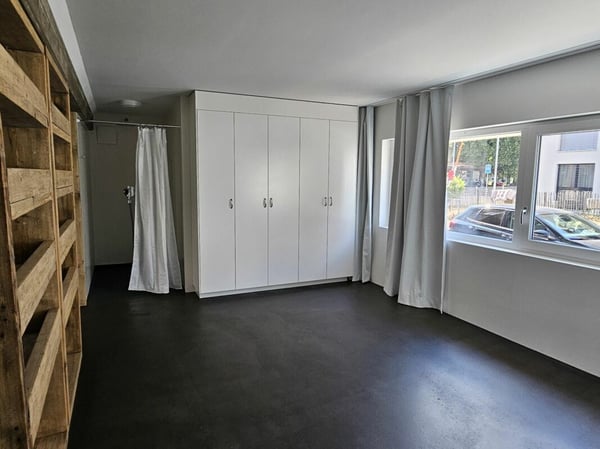 Modernes Wohnen in Aegerten - neuwertiges Studio mit Parkplatz und Gartensitzplatz 5