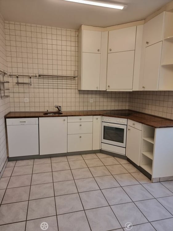 Grosszügige 4.5-Zimmer-Erdgeschosswohnung mit Aussensitzplatz
