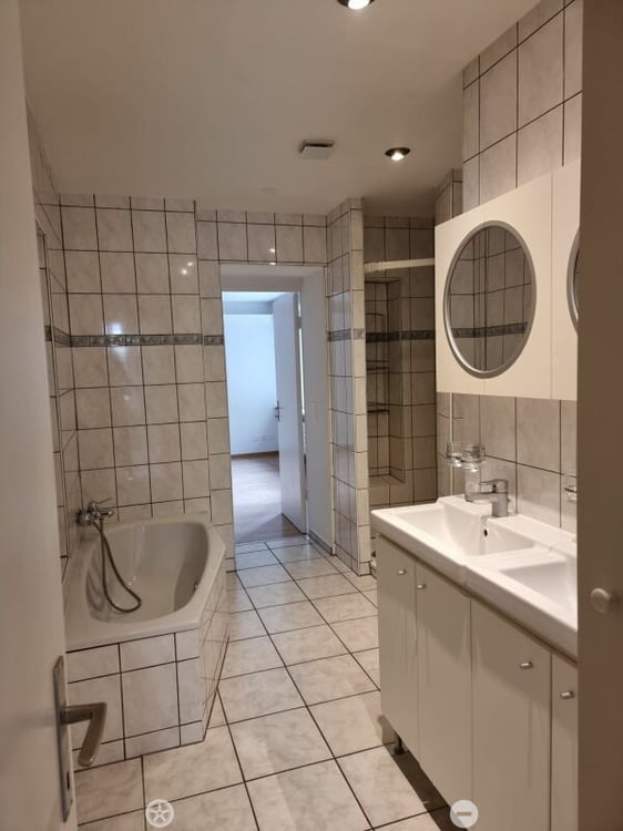 Grosszügige 4.5-Zimmer-Erdgeschosswohnung mit Aussensitzplatz 7