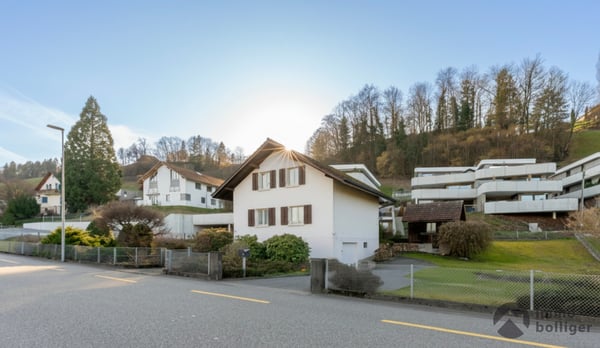 Ein Zuhause mit grossem Umschwung & Pla…