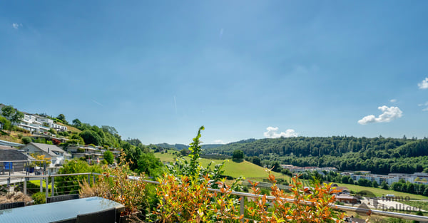 Sonnige Aussicht an erhöhter und beliebter Lage 1