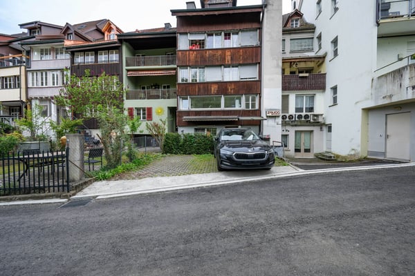 Altstadt. Aare. Mehrfamilienhaus. 9