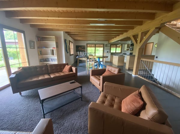 Colocation haut de gamme en maison individuelle avec jardin et piscine