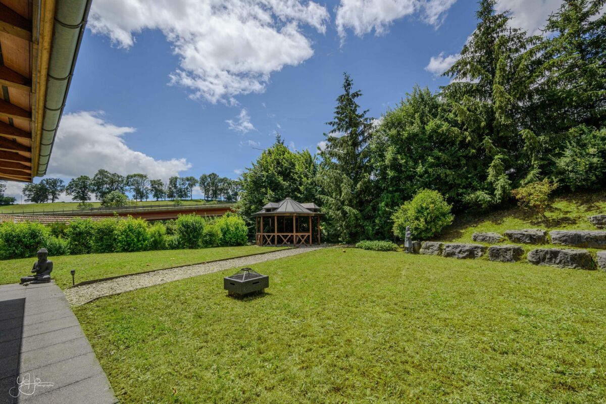 Colocation haut de gamme en maison individuelle avec jardin et piscine