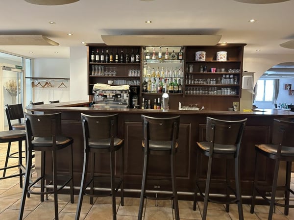 Restaurant idéalement situé 4