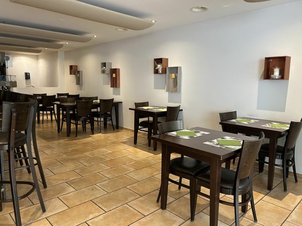 Restaurant idéalement situé 8