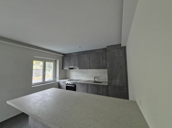 Rénové ! Appartement de 4.5 pièces au rez supérieur 6