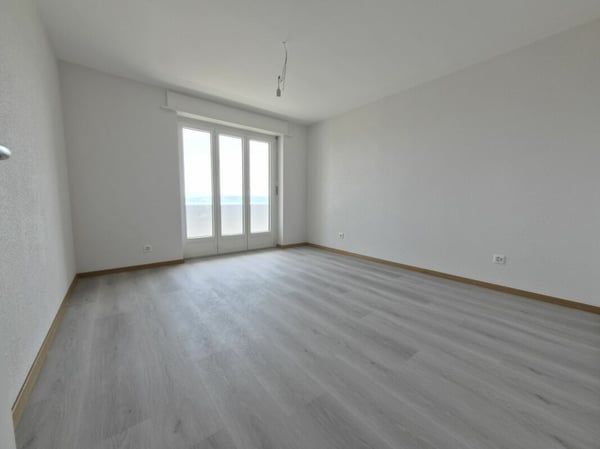 Rénové ! Appartement de 4.5 pièces au rez supérieur 9