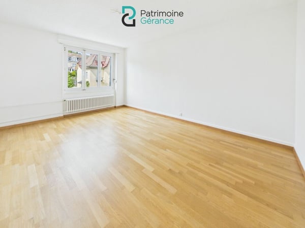 Spacieux ! Appartement de 3.0 pièces avec vue sur la ville 7