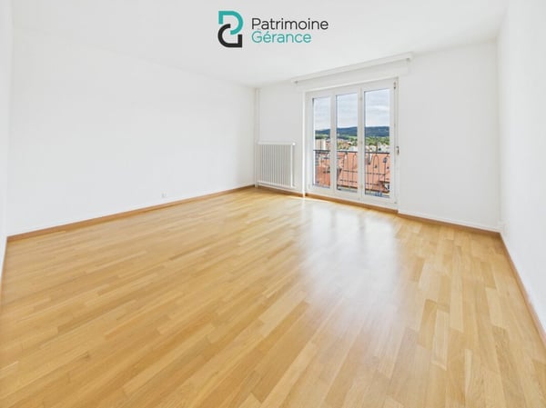 Spacieux ! Appartement de 3.0 pièces avec vue sur la ville 4