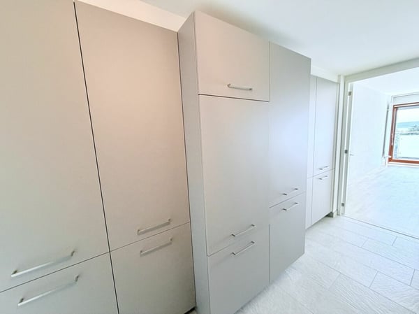 Studio rénové avec encadrement et vue sur le lac au 4ème étage 4