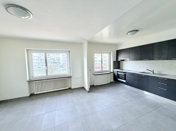 Appartement idéalement situé - 3.0 pièces avec balcon 2