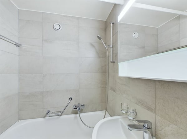 STUDIO RÉNOVÉ ET DISPONIBLE DE SUITE - VOTRE PREMIER CHEZ-VOUS À LA CHAUX-DE-FONDS ! 3