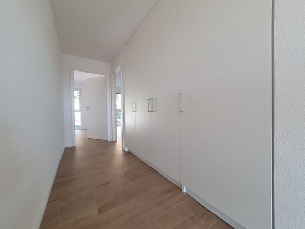 Appartement moderne de 1 pièces avec grand balcon et vue sur le lac. 6