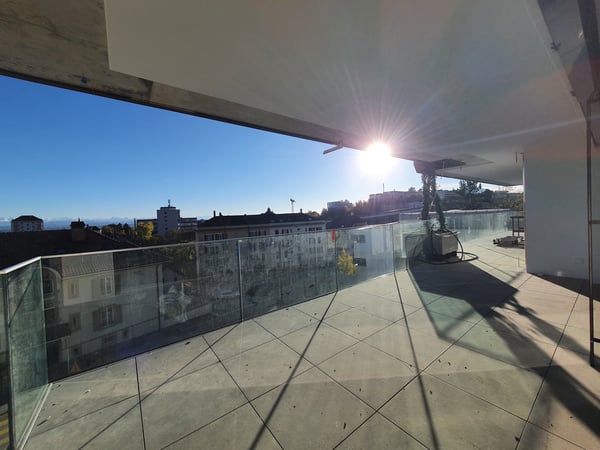 Appartement moderne de 1 pièces avec grand balcon et vue sur le lac. 3
