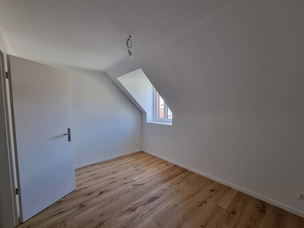 Superbe appartement en duplex entièrement neuf de 1 pièces au 1ème étage avec ascenseur 6