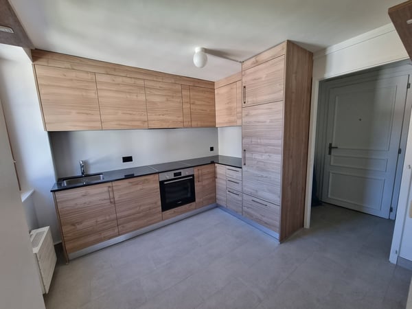 Grand appartement rénové de 4 pièces au centre du village 1