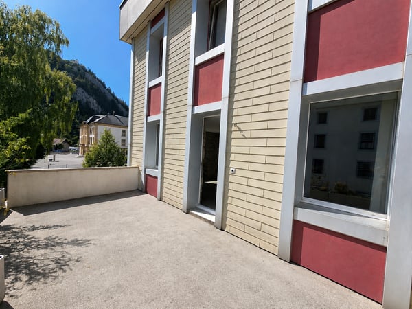 Spacieux appartement de 1.5 pièces avec terrasse et ascenseur au centre de Fleurier 6