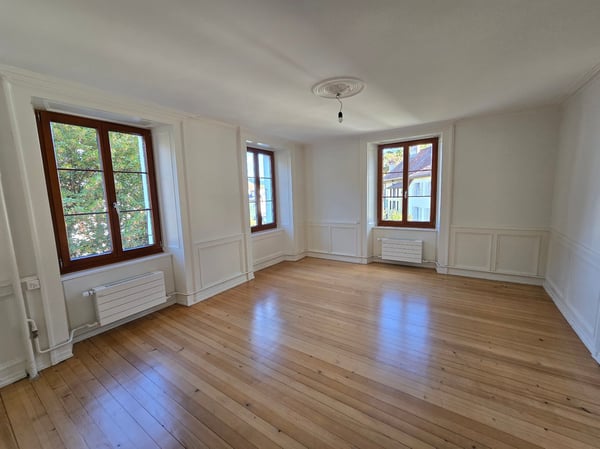 Spacieux appartement de 4 pièces au centre de Fleurier 1