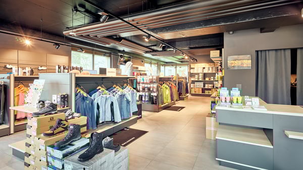 A vendre un très grand local commercial à 2 pas de la gare de Romont 4