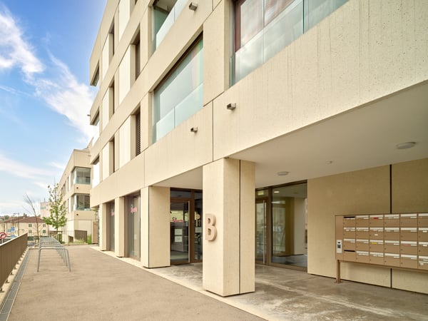 A vendre un très grand local commercial à 2 pas de la gare de Romont 6